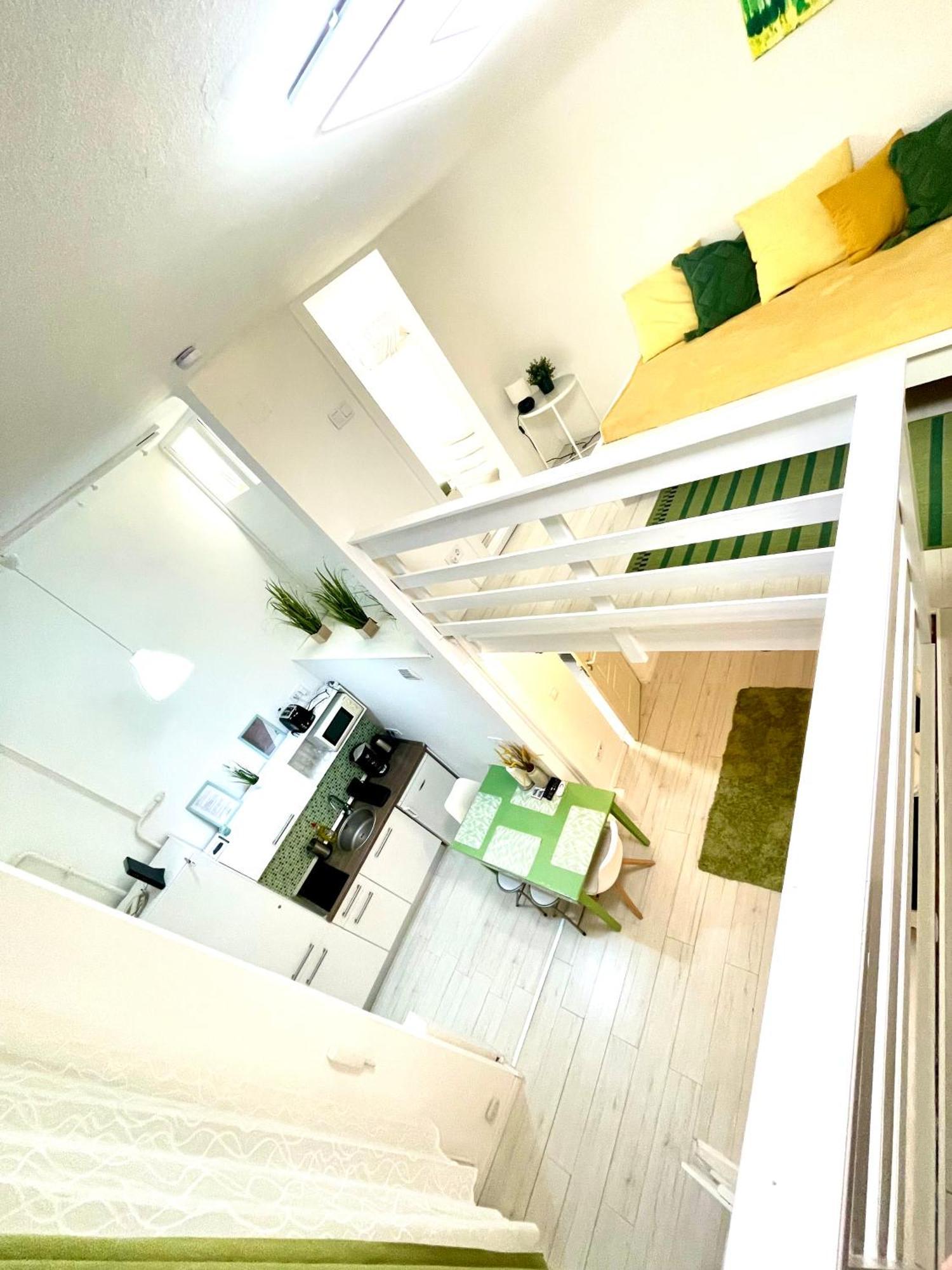Teresian Apartment Near The Andrassy Street Free Air Conditioner Free Coffee 부다페스트 외부 사진