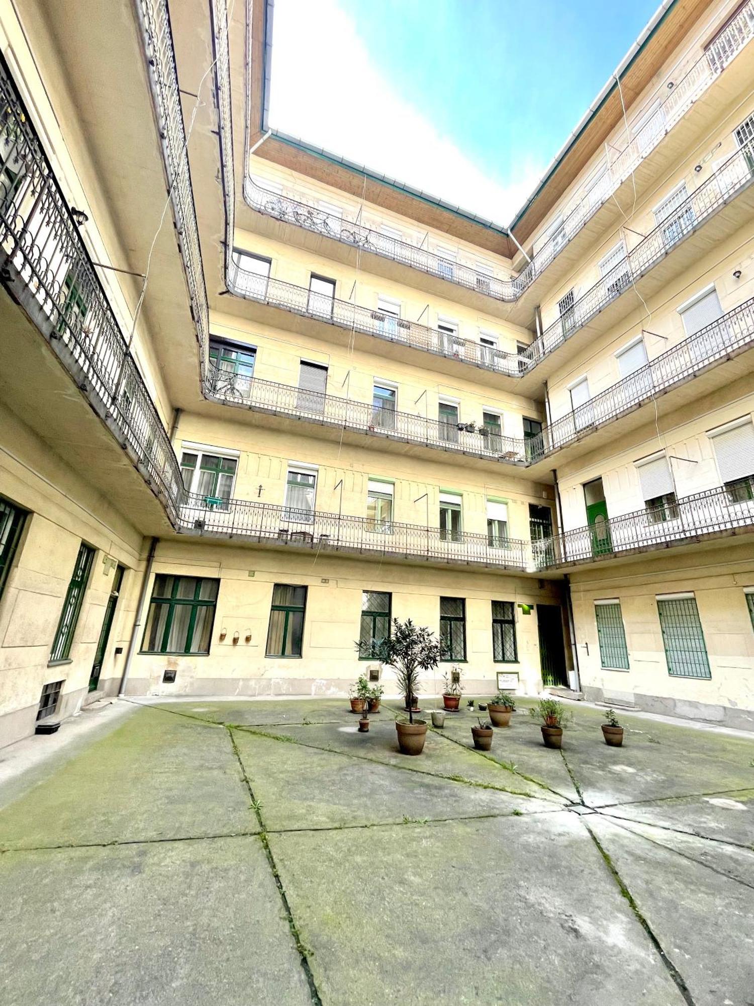 Teresian Apartment Near The Andrassy Street Free Air Conditioner Free Coffee 부다페스트 외부 사진